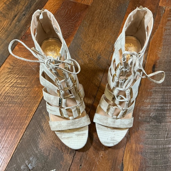 Vince Camuto Freshi Cream Snake Embossed Sandals Size 10 - Picture 9 of 9